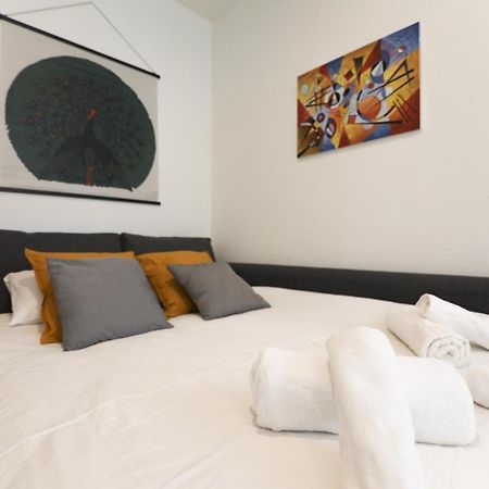 Rentalsevilla Descubriendo Sevilla En Pareja Exteriör bild